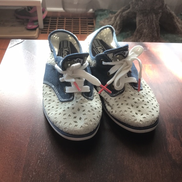 Keds cute "bowling style" sneaker - Picture 5 of 6